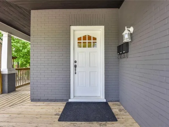 153 Saint Andrews St, Cambridge, ON N1S 1N2