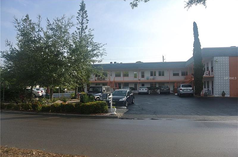 1st image of 220 Park Blvd N APT 102