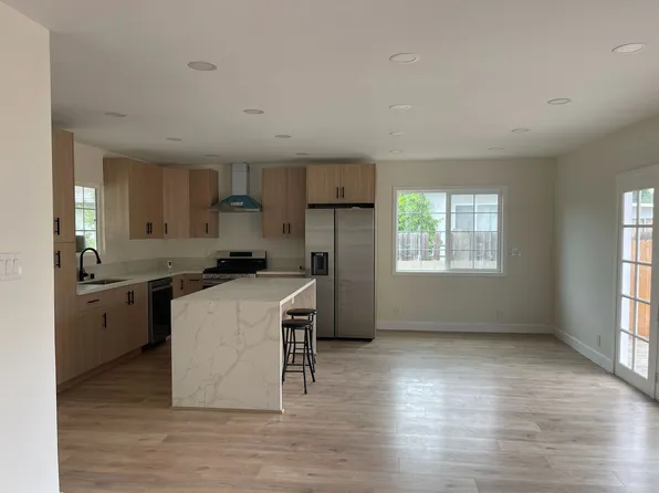 21009 Saticoy St, Canoga Park, CA 91304