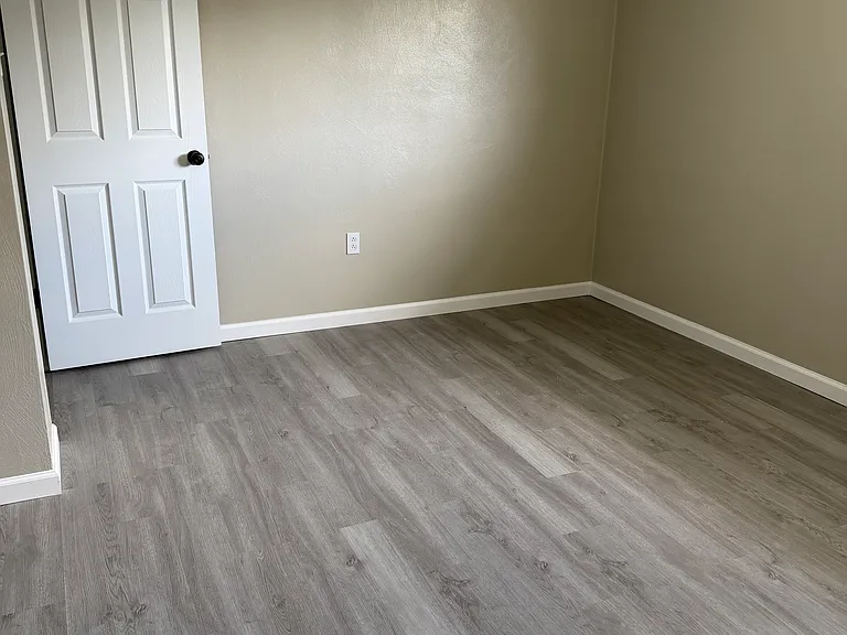 522 Willow Ave — Photo 9