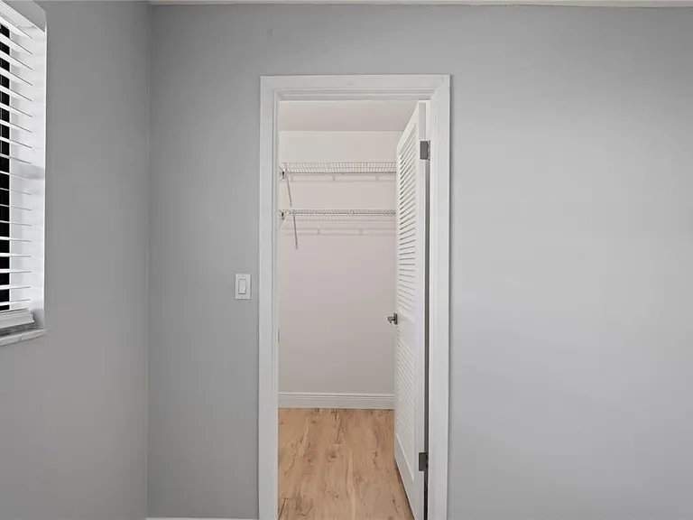 8312 Roxboro Dr — Photo 25