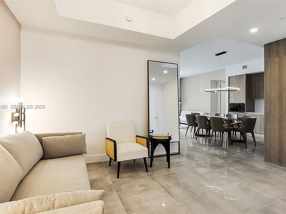 5th image of 17550 Collins Ave #702