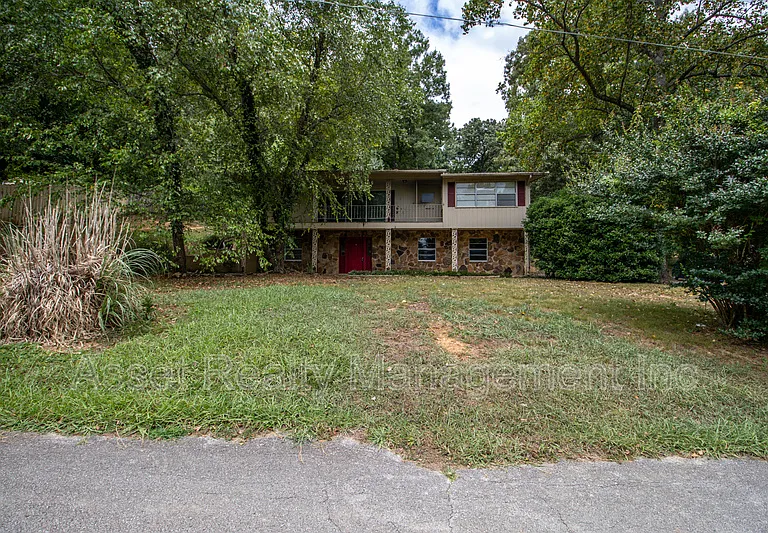 630 Colonial Dr — Photo 6