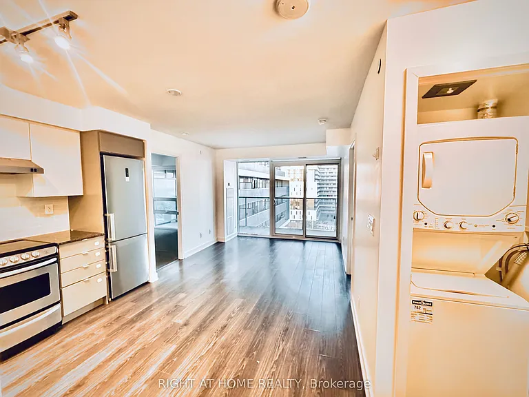 160 Flemington Rd #1022 — Photo 3