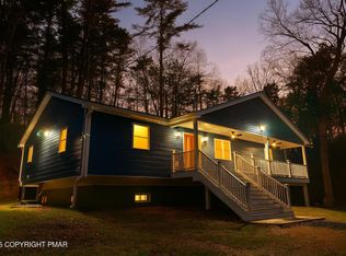 1131 Mink Ct, Bushkill, PA 18324