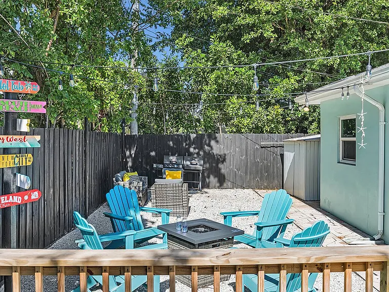 4011 NE 18th Ter — Photo 11