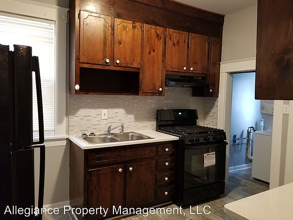 2nd image of 609 N 37th St