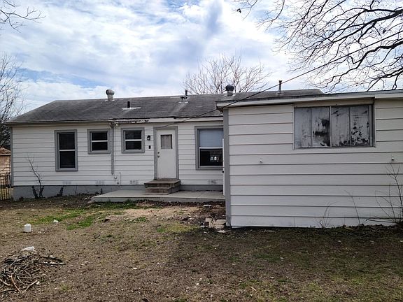 2nd image of 1207 Gray Dr
