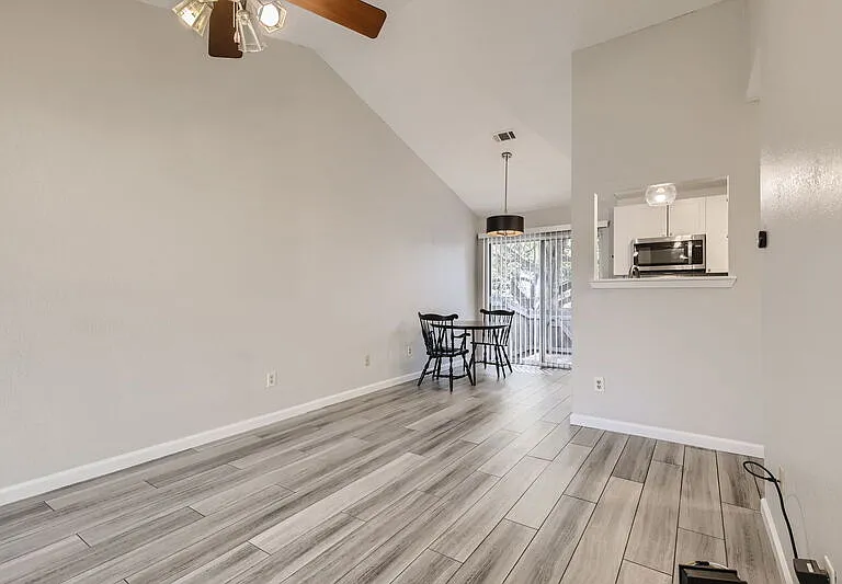 1015 E Yager Ln #141 — Photo 6