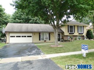 1411 40th Street Pl, Marion, IA 52302