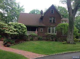81 Malcolm Rd, Mahwah, NJ 07430