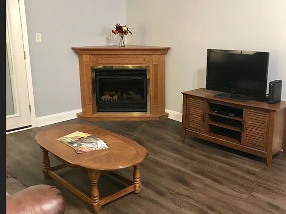 3rd image of 2844 McLain Ln