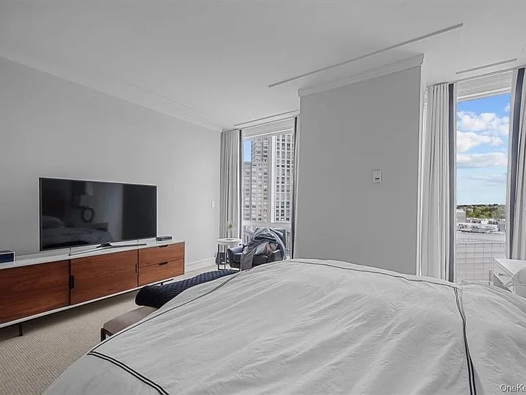 1 Renaissance Sq #24F — Photo 18
