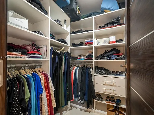 8877 Collins Ave — Photo 2