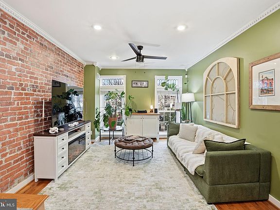 4th image of 1616 D St SE