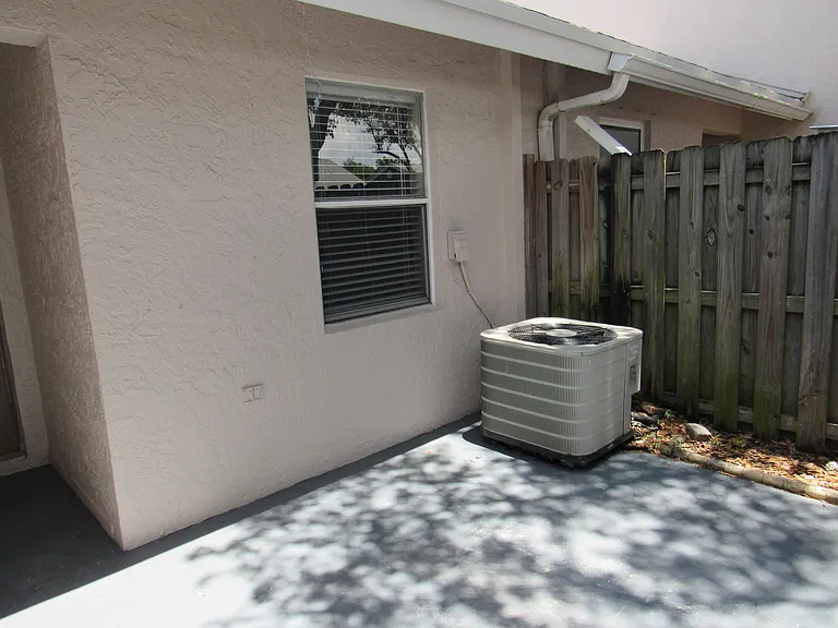 5203 Glencove Ln #5203 — Photo 3