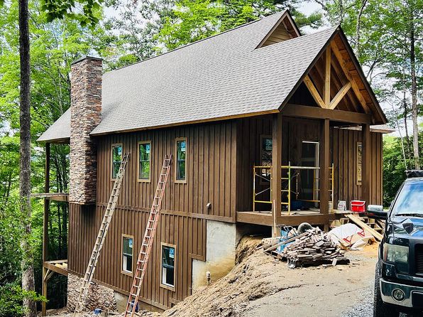 401 Windy Gap Ln