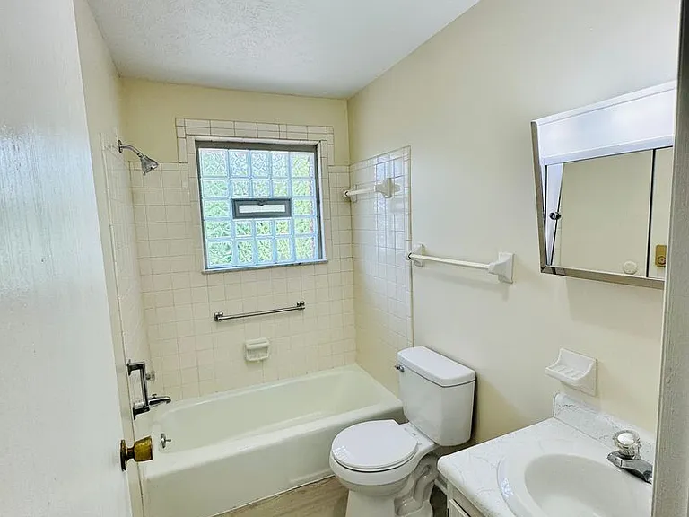 1408 Jackson Ln — Photo 10