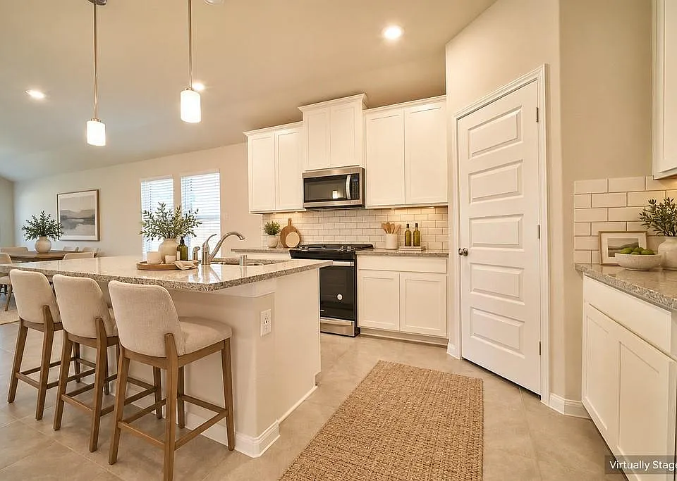 21522 Iron Oak Ln