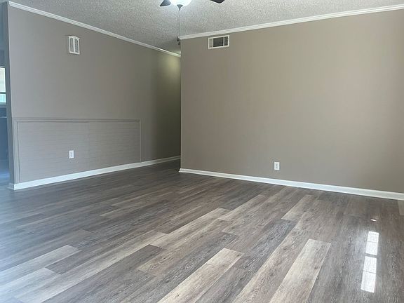 2nd image of 813 Sorrells Dr