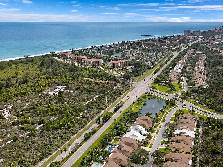 111 Seashore Dr — Photo 32