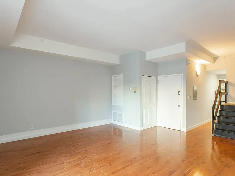 2015 Walnut St #409 — Photo 1