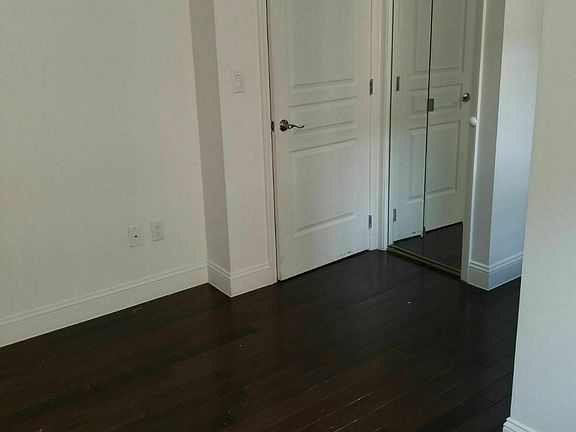 3rd image of 121 Lasalle St #11