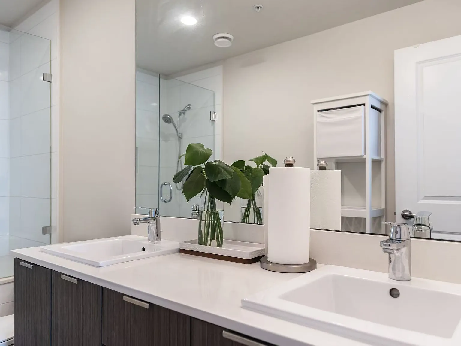 2 bed, 961 sqft, $3,000 — Photo 3