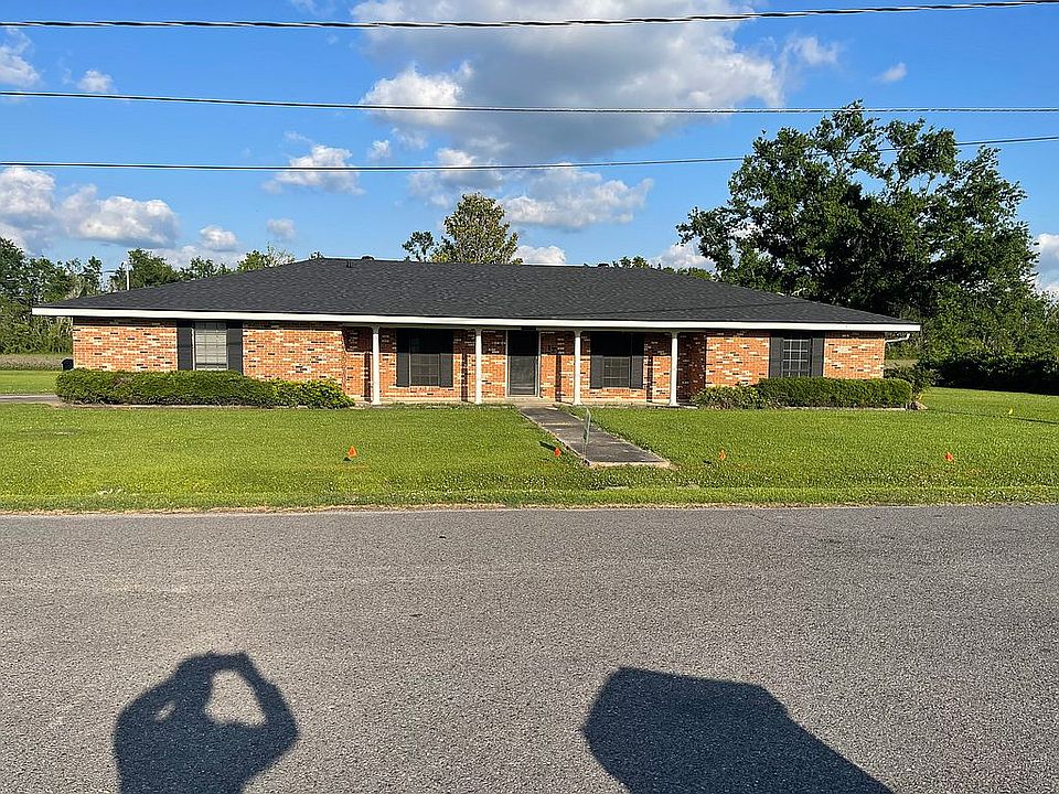 1st image of 122 Gaudet Dr