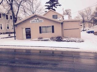 617 E Main St, Reedsburg, WI 53959