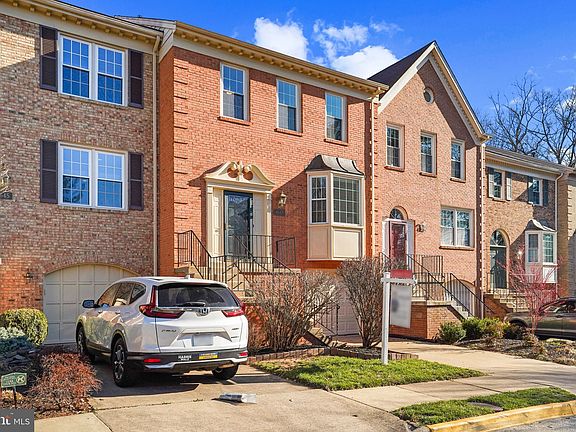 3rd image of 4647 Luxberry Dr
