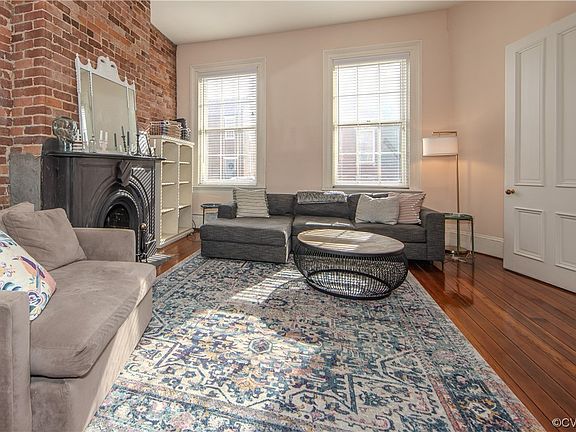 4th image of 221 High St