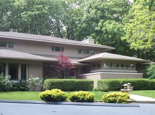 5285 Crow Creek Rd, Bettendorf, IA 52722