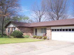 100 Cherokee Dr, Searcy, AR 72143