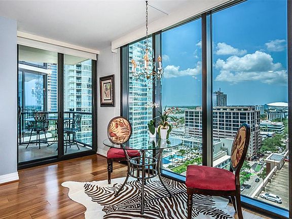 4th image of 1 Beach Dr SE Unit 1809