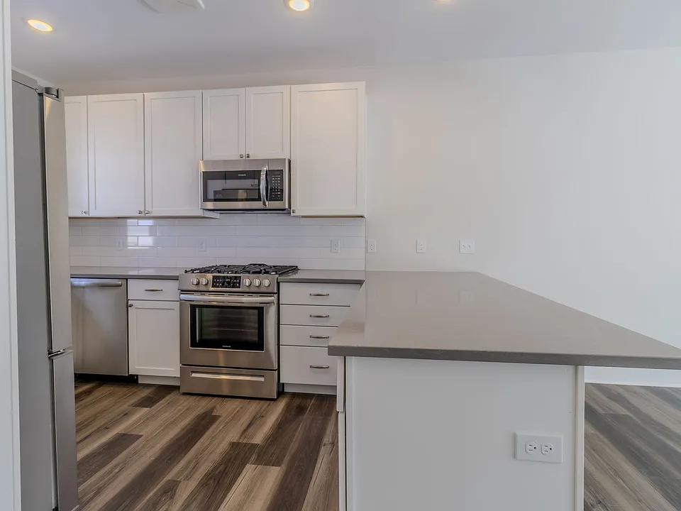 ZO- 1542 Simsbury St