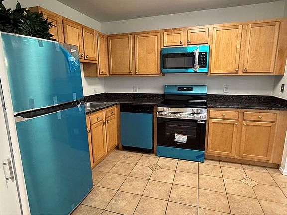 3rd image of 6560 Ridgefield Cir APT 104