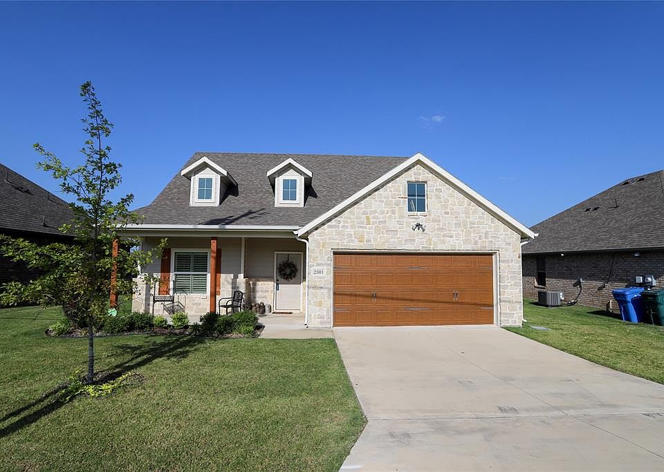 1st image of 2301 Shady Oaks Ln