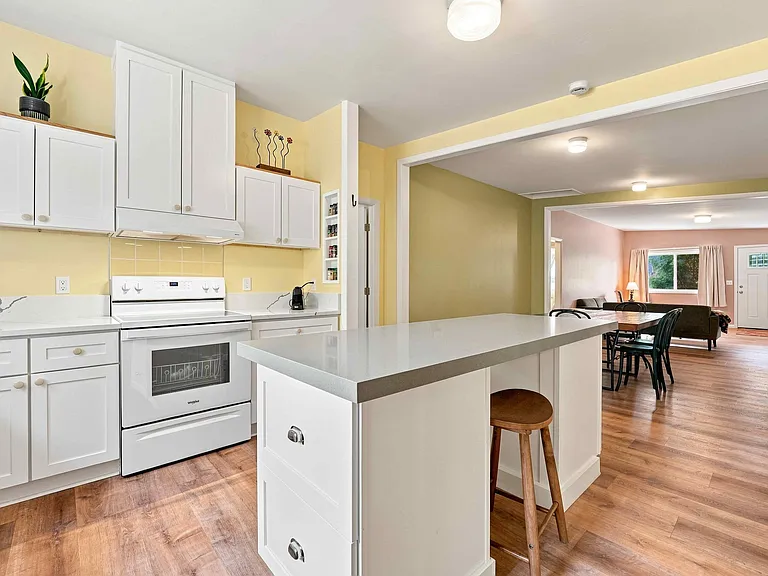 417 N Atlantic St — Photo 11