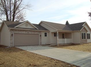 53044 Glenmoor St, Elkhart, IN 46514