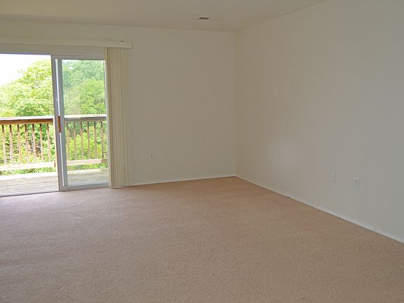 4th image of 2903 Vineyards Pkwy APT 6