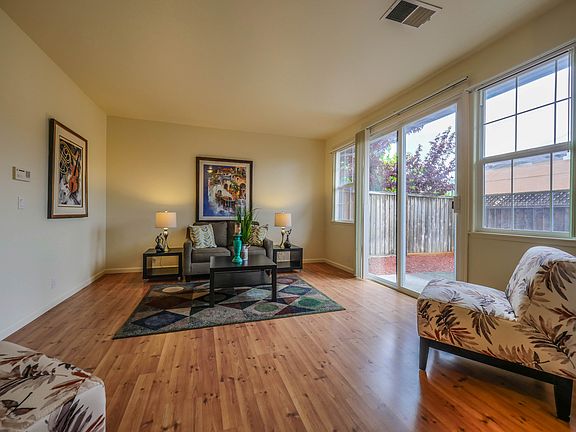 2nd image of 4298 Macedo Pl