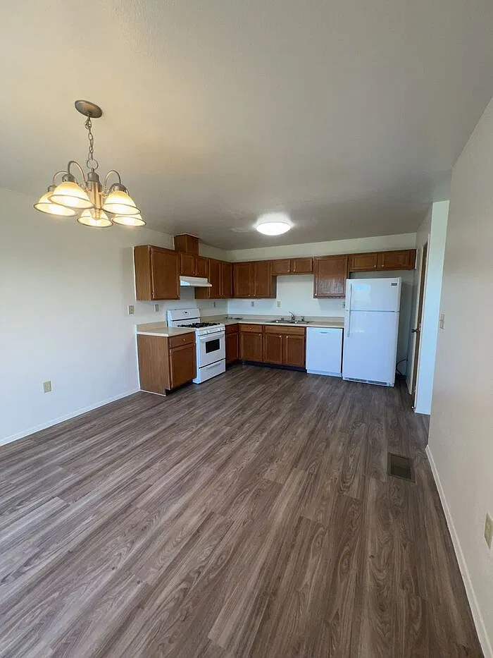 2 bed, 1.5 bath, 1066 sqft, $1,477 — Photo 4