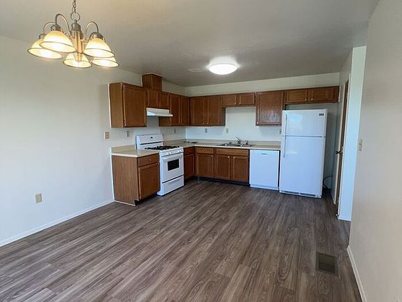 4th image of 1324 Dakota Dr