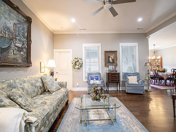 3rd image of 101 Twinson Ct