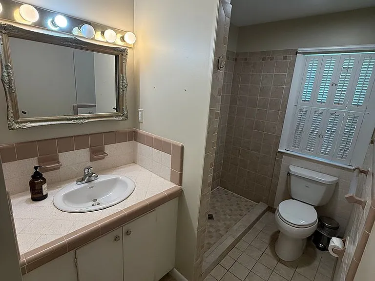 117 Windemere Rd — Photo 21