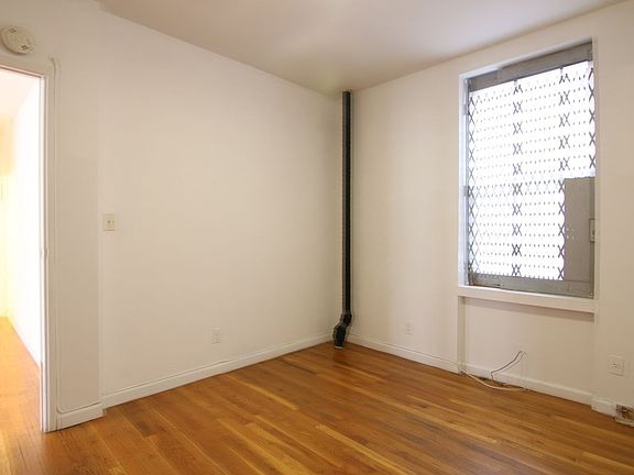 4th image of 311 W 95th St APT 1A