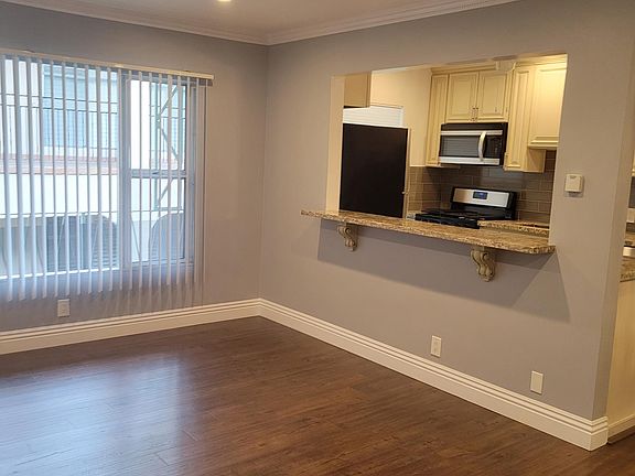 2nd image of 1114 N Flores St #7