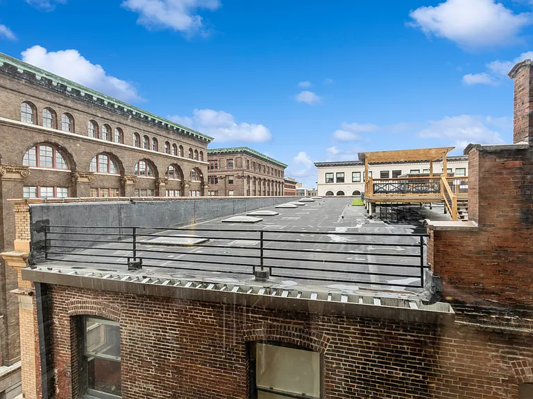 308 W 8th St #1 — Photo 12