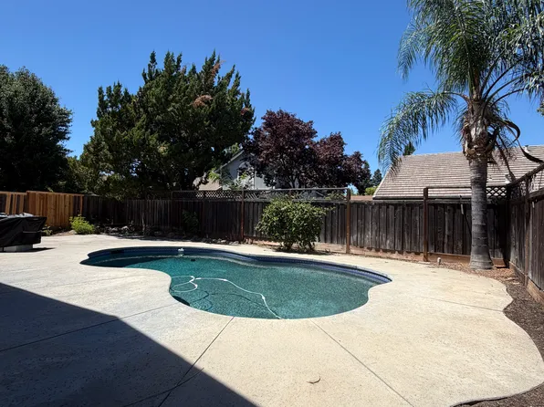 112 Garrett Dr, Folsom, CA 95630
